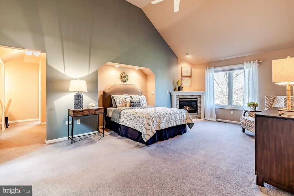 35 Hill Rd, Warminster, PA 18974, bedroom styled by Rethink Home Interiors, How To Get An Offer