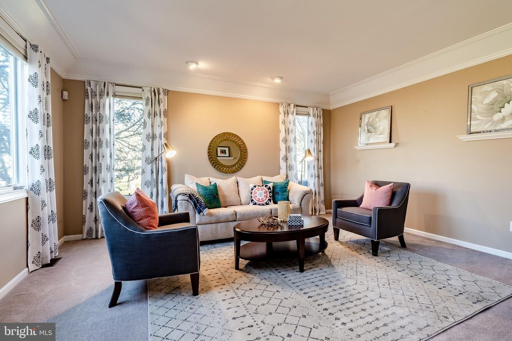 35 Hill Rd, Warminster, PA 18974, room styled by Rethink Home Interiors, How To Get An Offer