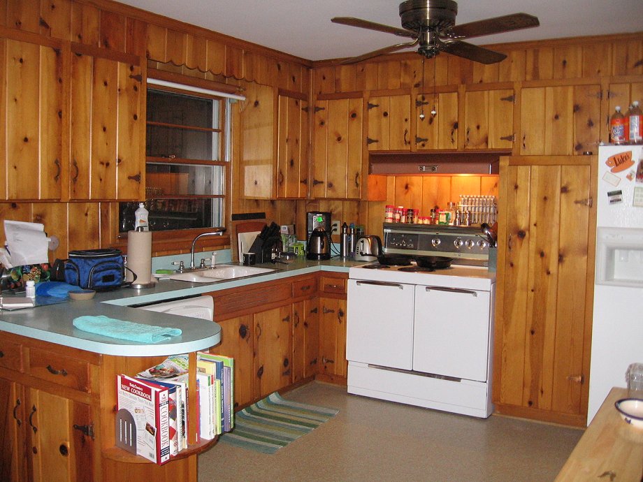painting a knotty pine kitchen cabinet and wall