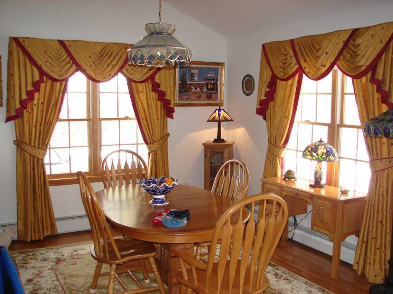 swags_and_jabots_046, red and yellow window treatments
